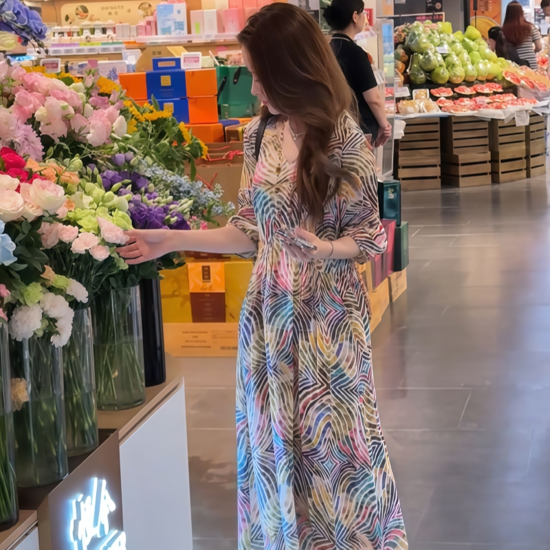 五彩流光連衣裙
